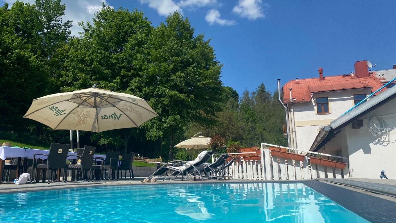 UniqHotel Česky Šternberk Eksteriør bilde