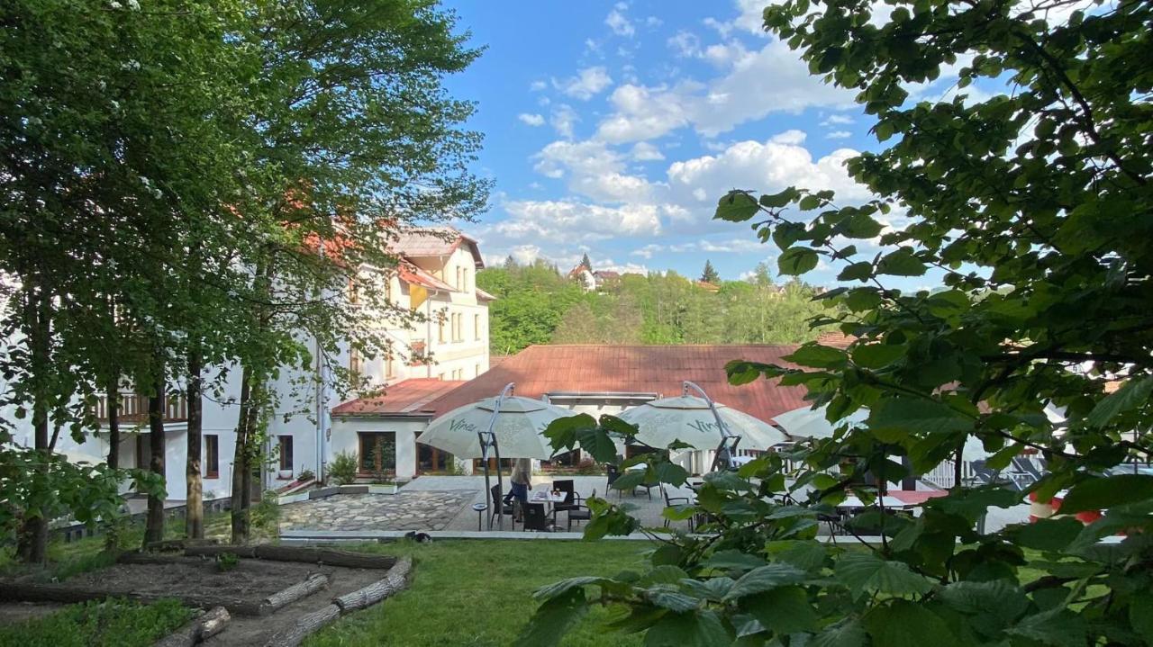 UniqHotel Česky Šternberk Eksteriør bilde