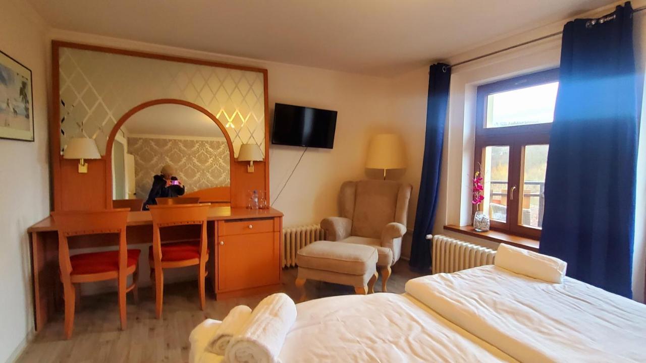 UniqHotel Česky Šternberk Eksteriør bilde
