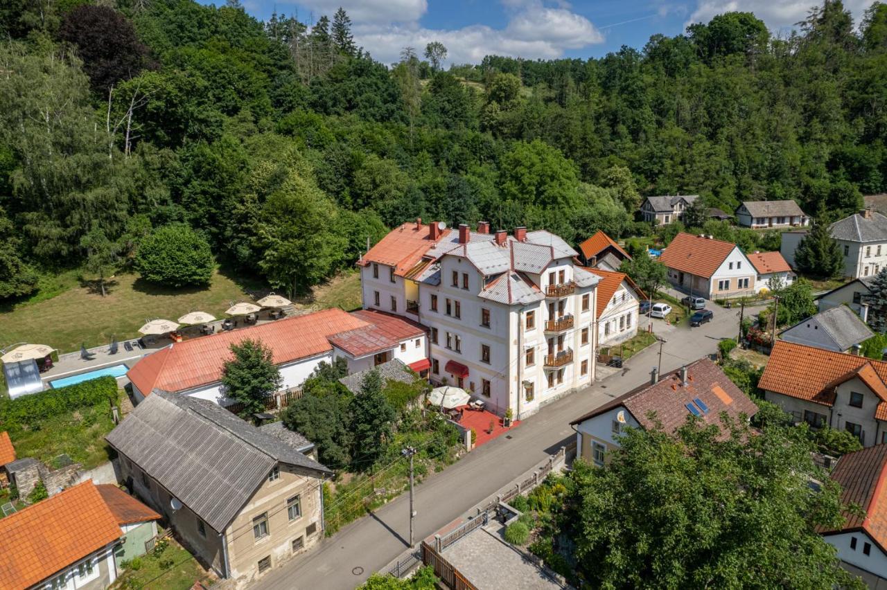 UniqHotel Česky Šternberk Eksteriør bilde